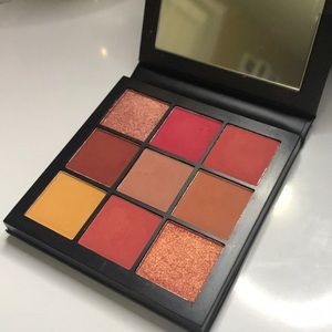 Huda Beauty Coral Obsessions